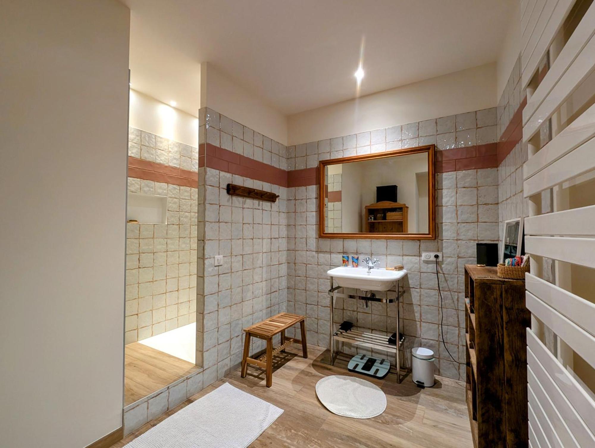 Clem - Appartement Dans Le Coeur D'Арль Екстер'єр фото